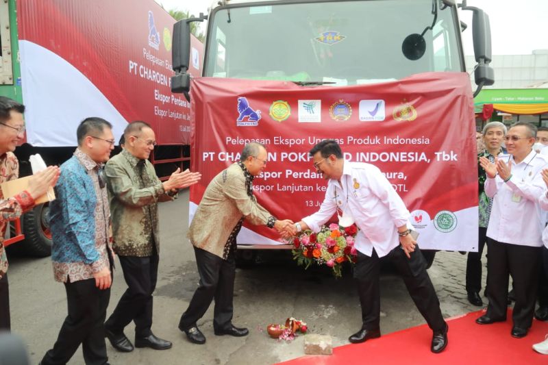 1657884810592895.jpg Menteri Pertanian lepas ekspor produk unggas ke Singapura.jpg