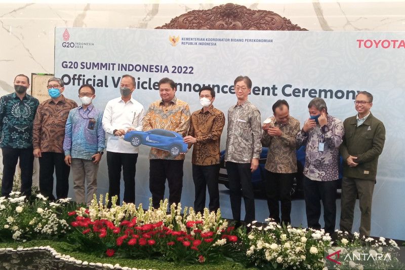 1660207790689331.jpg Airlangga terima 143 mobil listrik dari Toyota guna sukseskan KTT G20.jpg