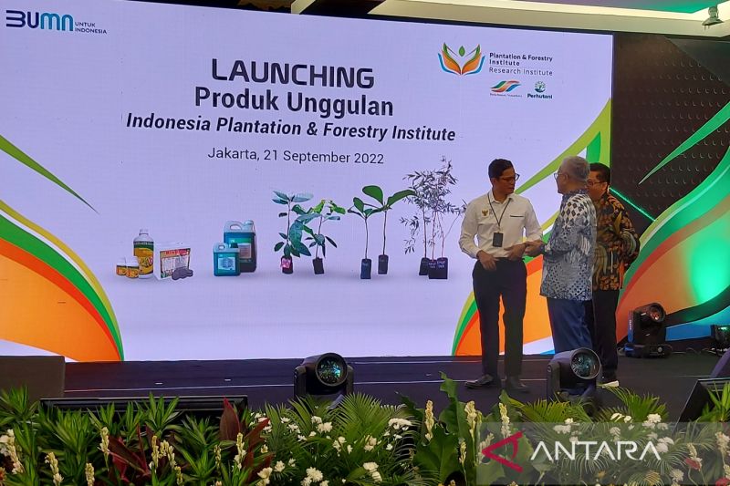 1663758872878112.jpeg PTPN dan Perhutani luncurkan produk unggulan hasil riset IP-FRI.jpeg