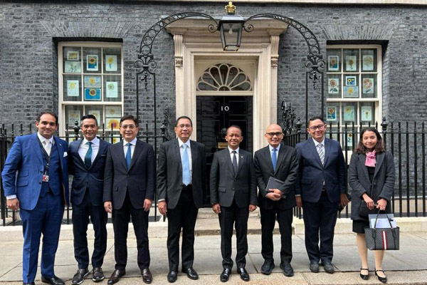 1648477249897155.jpg Menteri Bahlil ajak Inggris investasi di Indonesia.jpg