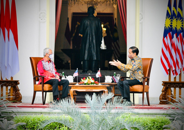 1648821296216033.jpg foto presiden kiri.jpg
