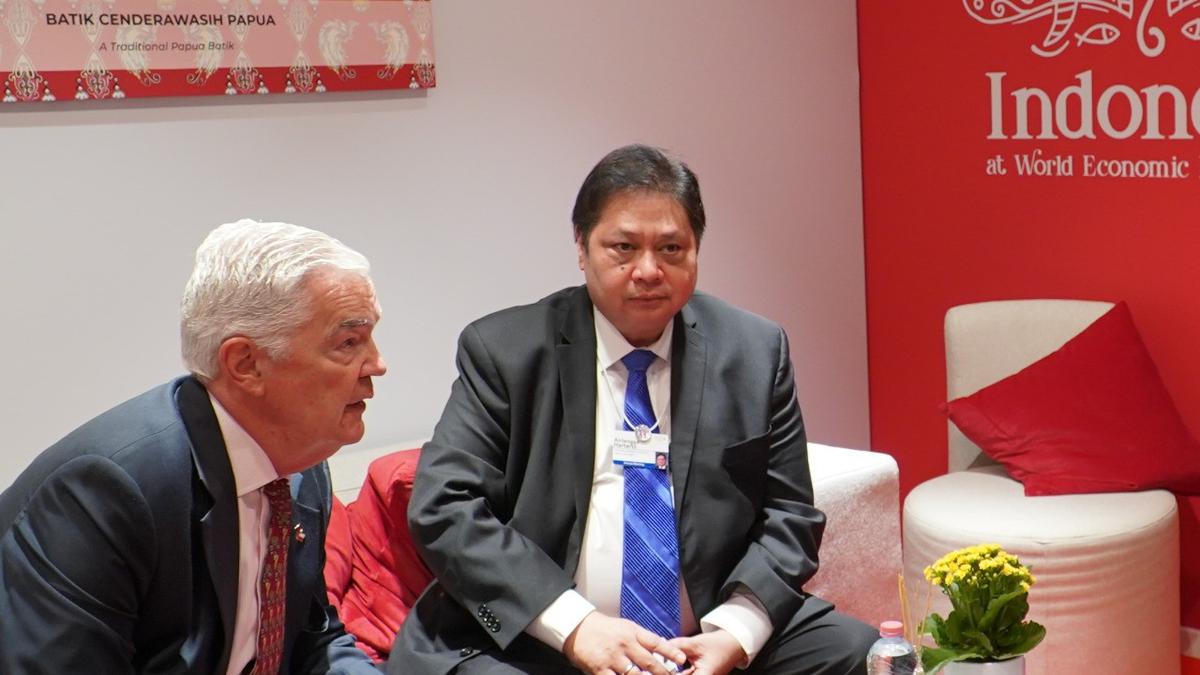 1654774765769348.jpg Pemerintah RI bahas tiga isu penting dengan bos Coca-Cola di Swiss.jpg