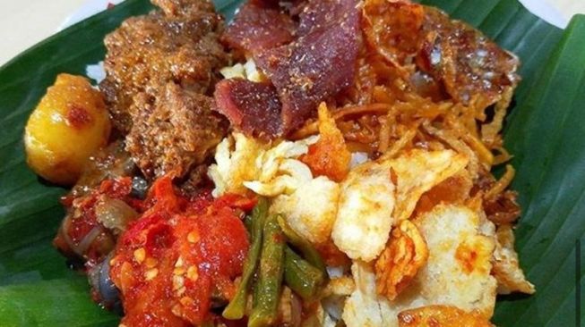 1655400089143798.jpg 16597-nasi-uduk-aceh-dendeng-babi.jpg